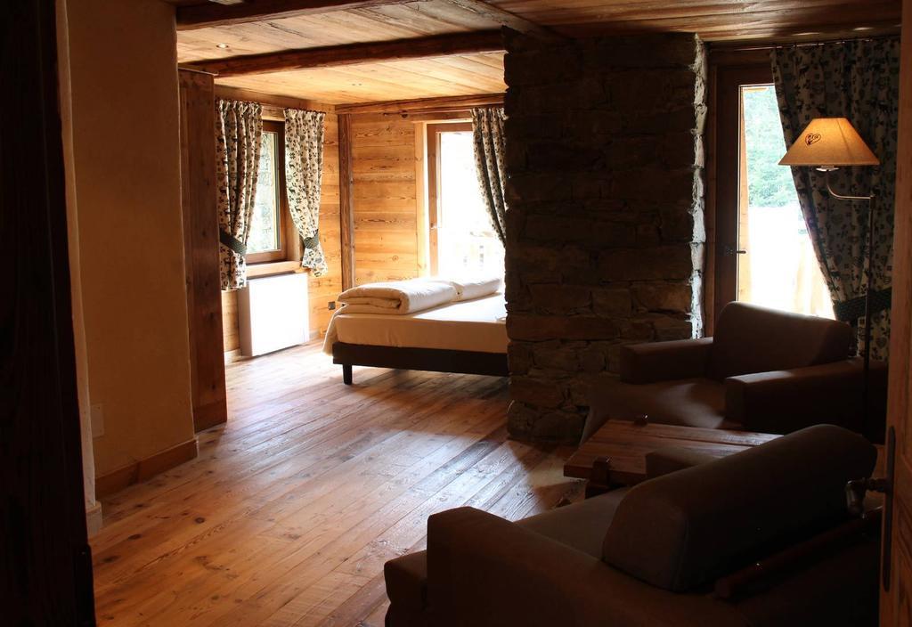 Bed and Breakfast Les Trompeurs Chez Odette Конье Номер фото